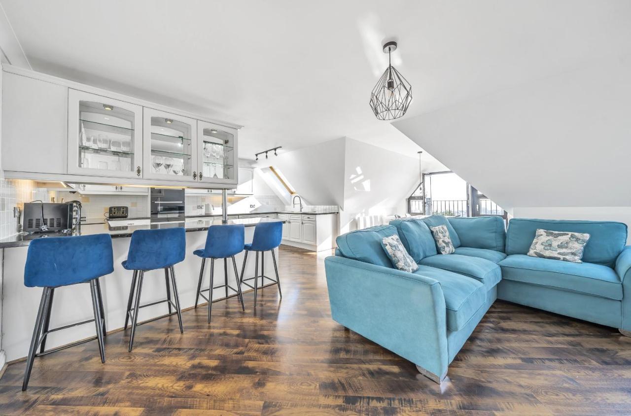 Pochin House Collections *